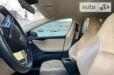 Лифтбек Tesla Model S 2016 в 