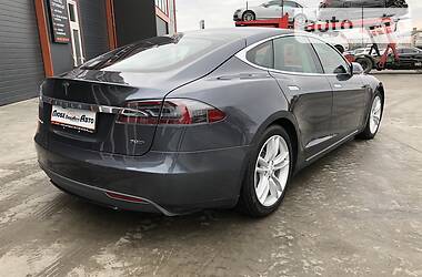 Ліфтбек Tesla Model S 2015 в 