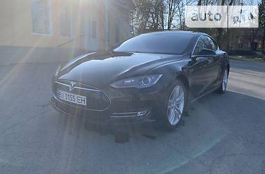 Хетчбек Tesla Model S 2014 в 