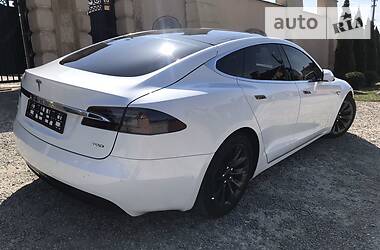 Хетчбек Tesla Model S 2016 в 