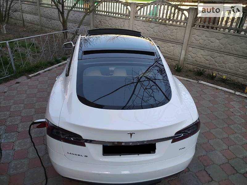 Седан Tesla Model S 2016 в Житомирі фото 12 Седан Tesla Model S 2016 в Житомирі