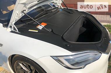 Хетчбек Tesla Model S 2016 в 