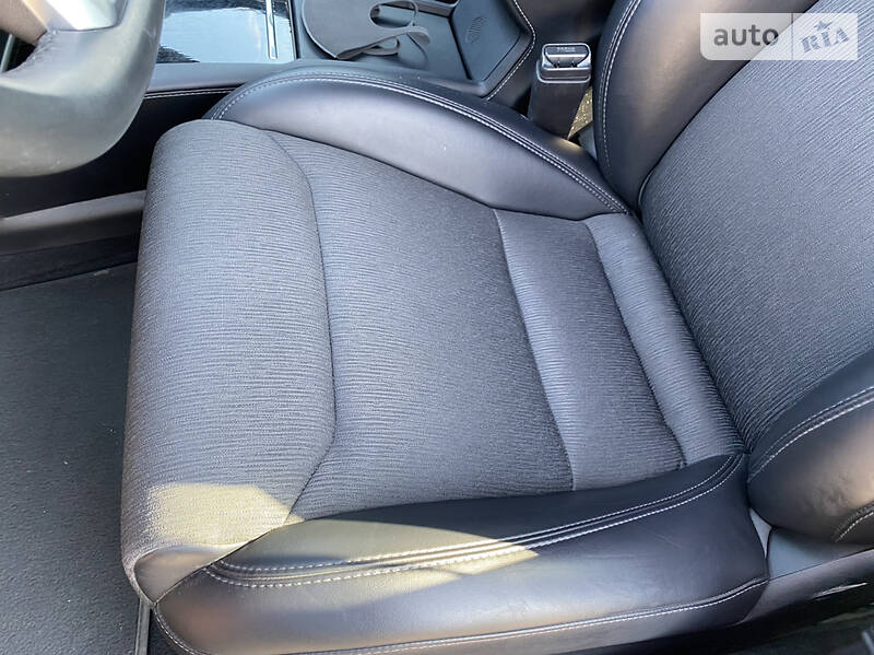 Ліфтбек Tesla Model S 2017 в Дніпрі фото 27 Ліфтбек Tesla Model S 2017 в Дніпрі