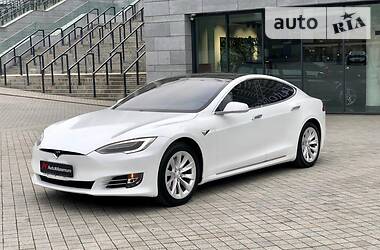 Ліфтбек Tesla Model S 2018 в 