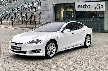 Ліфтбек Tesla Model S 2018 в Києві