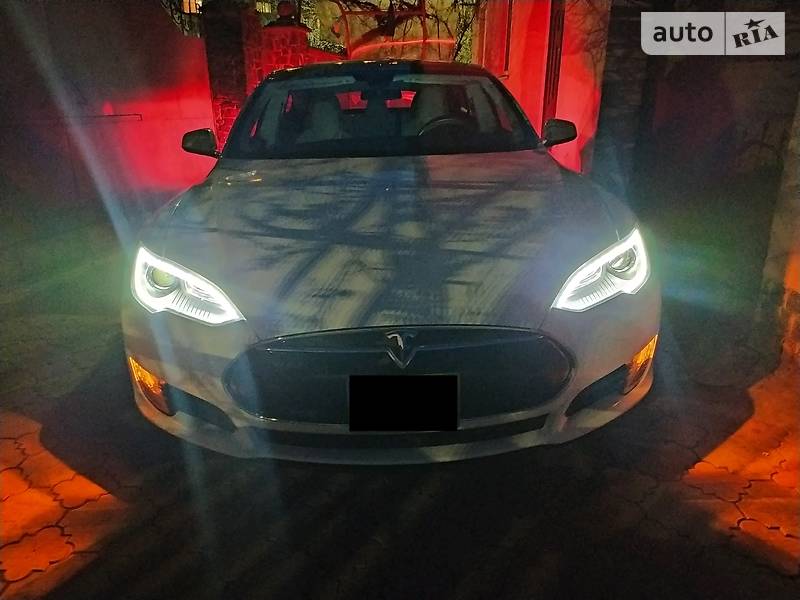 Седан Tesla Model S 2016 в Житомирі фото 3 Седан Tesla Model S 2016 в Житомирі