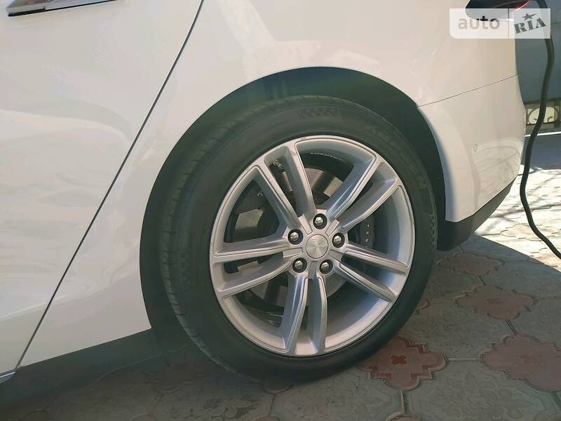 Седан Tesla Model S 2016 в Житомирі фото 62 Седан Tesla Model S 2016 в Житомирі