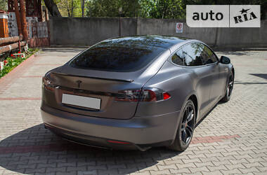 Хэтчбек Tesla Model S 2014 в Херсоне