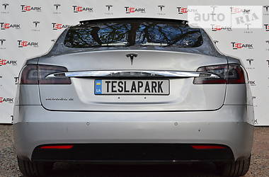 Ліфтбек Tesla Model S 2016 в 