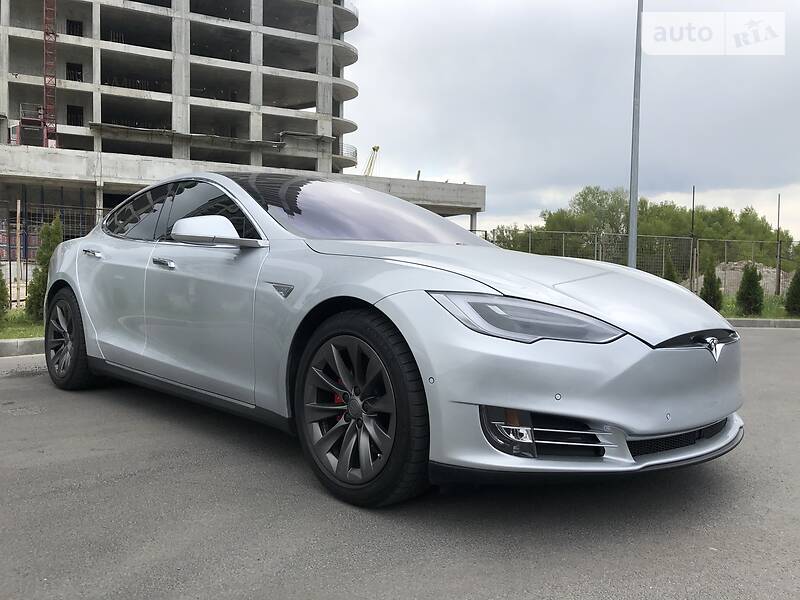 Лифтбек Tesla Model S 2016 в Днепре