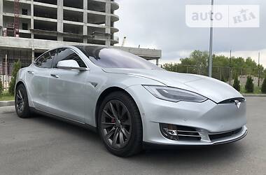 Ліфтбек Tesla Model S 2016 в Дніпрі