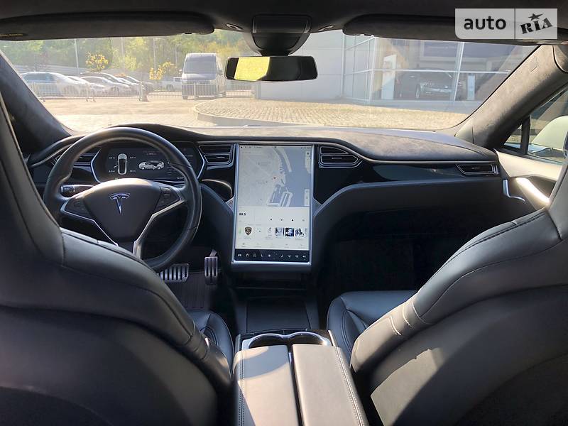 Лифтбек Tesla Model S 2016 в Днепре