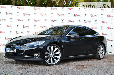 Седан Tesla Model S 2014 в Киеве