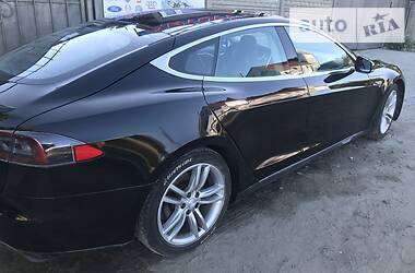 Хэтчбек Tesla Model S 2013 в Каменке-Днепровской