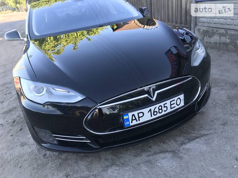 Хэтчбек Tesla Model S 2013 в Каменке-Днепровской