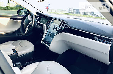 Седан Tesla Model S 2013 в Киеве