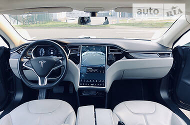 Седан Tesla Model S 2013 в Киеве