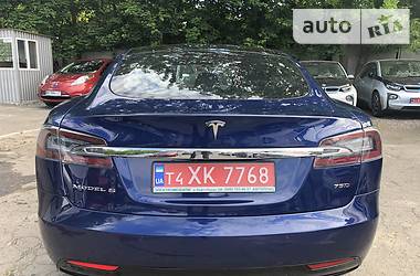 Седан Tesla Model S 2018 в 
