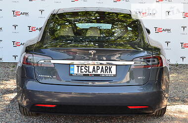 Ліфтбек Tesla Model S 2016 в 