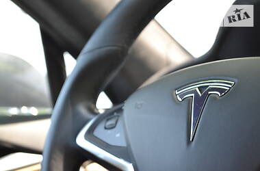 Ліфтбек Tesla Model S 2016 в 