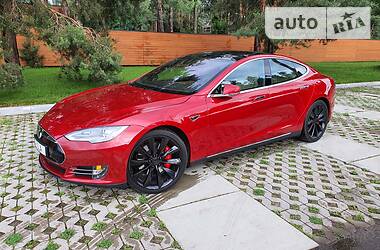 Ліфтбек Tesla Model S 2014 в 