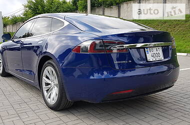 Седан Tesla Model S 2017 в Тернополе