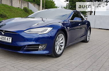 Седан Tesla Model S 2017 в Тернополе