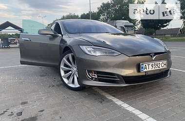 Хетчбек Tesla Model S 2016 в 