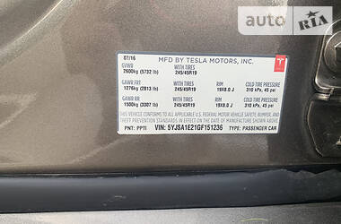 Хетчбек Tesla Model S 2016 в 