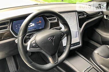 Седан Tesla Model S 2016 в Киеве