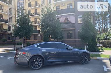 Лифтбек Tesla Model S 2015 в Тернополе