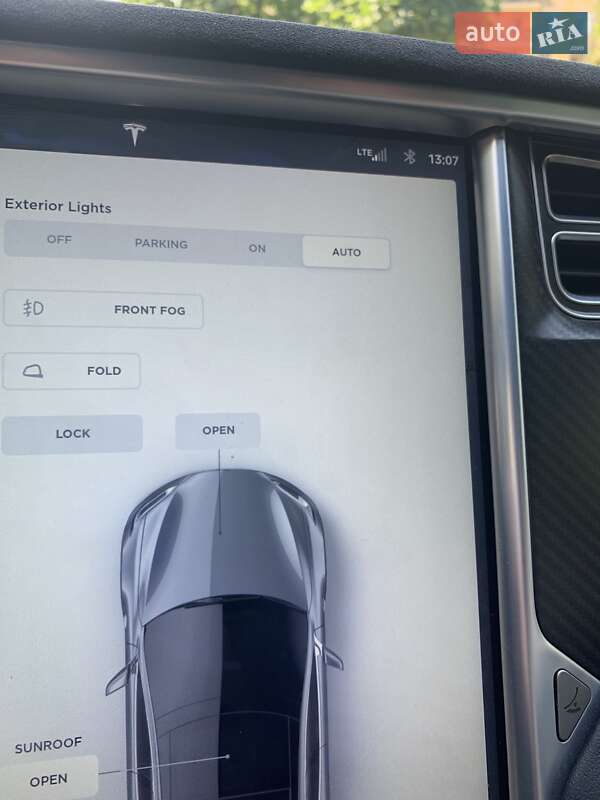 Лифтбек Tesla Model S 2015 в Тернополе