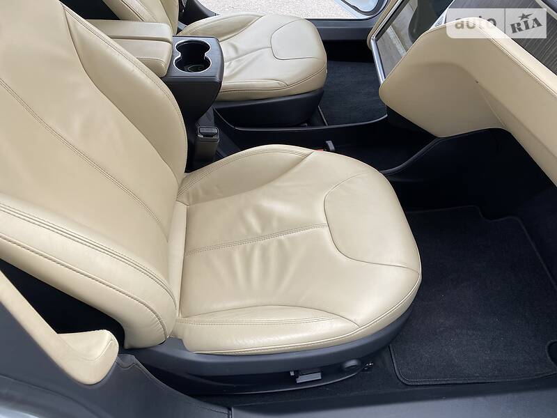 Седан Tesla Model S 2013 в Дніпрі фото 29 Седан Tesla Model S 2013 в Дніпрі