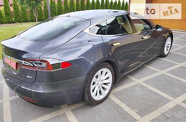 Хэтчбек Tesla Model S 2016 в Луцке