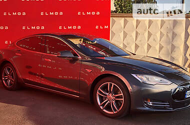 Ліфтбек Tesla Model S 2014 в Києві