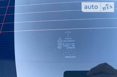 Седан Tesla Model S 2016 в 