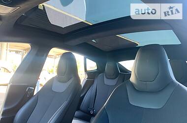 Седан Tesla Model S 2016 в 