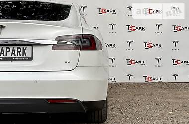 Лифтбек Tesla Model S 2015 в Киеве