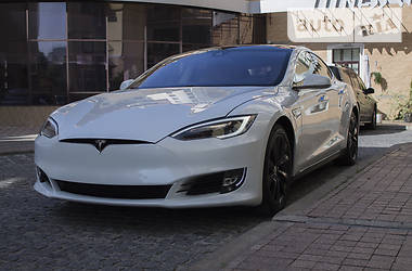 Універсал Tesla Model S 2015 в Києві