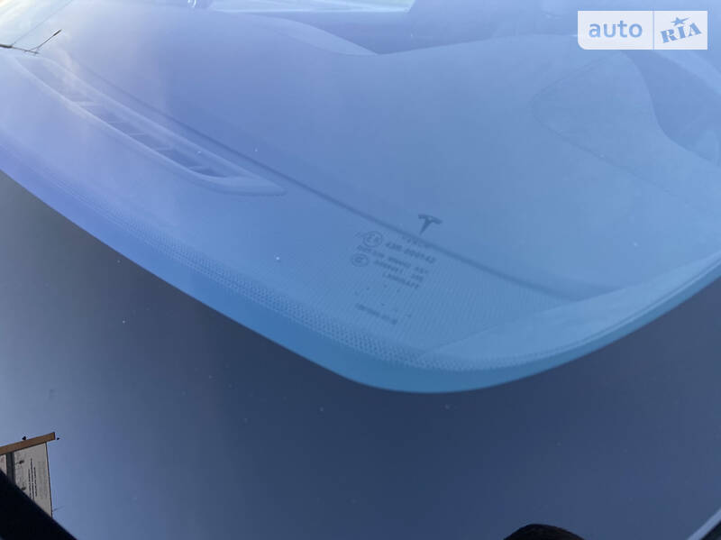 Лифтбек Tesla Model S 2016 в Днепре