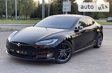 Лифтбек Tesla Model S 2016 в Днепре