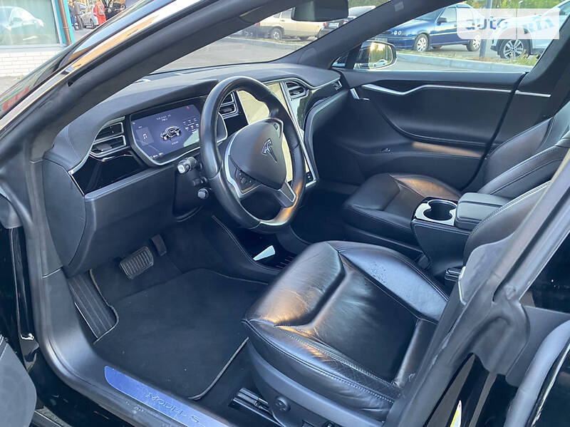 Лифтбек Tesla Model S 2016 в Днепре