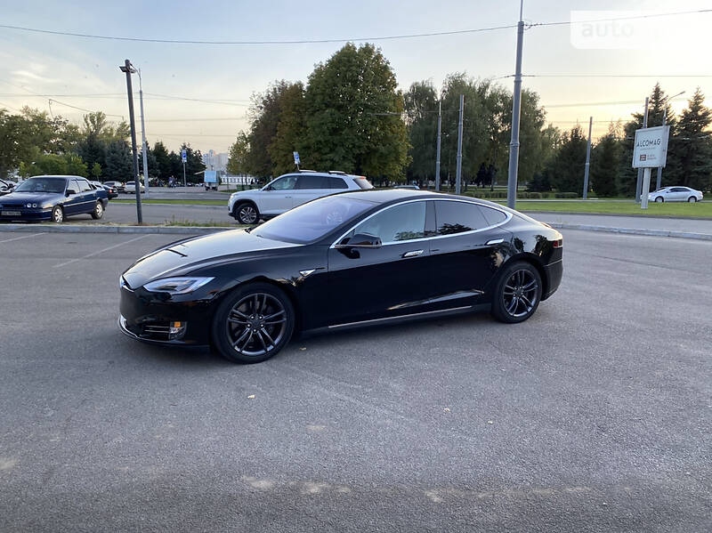 Лифтбек Tesla Model S 2016 в Днепре