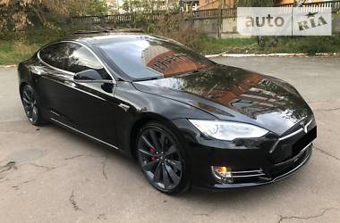 Седан Tesla Model S 2014 в Киеве