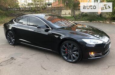 Седан Tesla Model S 2014 в Киеве