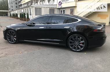 Седан Tesla Model S 2014 в Киеве