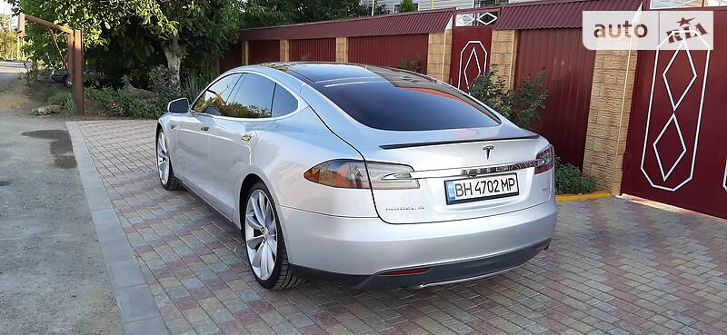 Хэтчбек Tesla Model S 2013 в Одессе