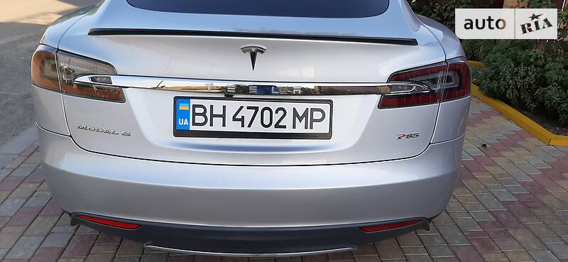 Хэтчбек Tesla Model S 2013 в Одессе