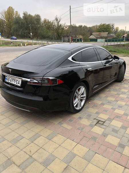 Ліфтбек Tesla Model S 2013 в Гайсину
