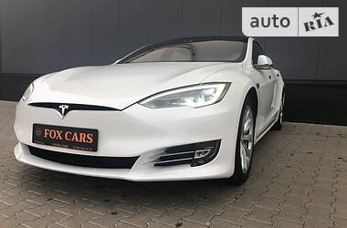 Лифтбек Tesla Model S 2017 в 